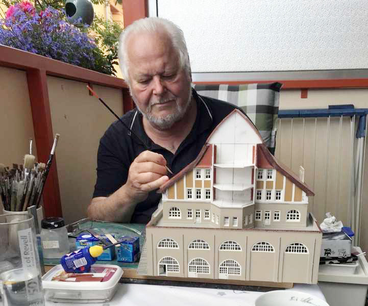 Mistrz budowy modeli Pan Rainer Dierchen, materiały Lwóweckiego Towarzystwa Regionalnego
