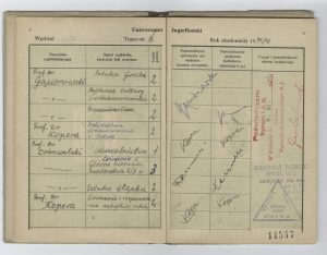 Książeczka legitymacyjna Tadeusza Różewicza, studenta historii sztuki na Wydziale Humanistycznym Uniwersytetu Jagiellońskiego