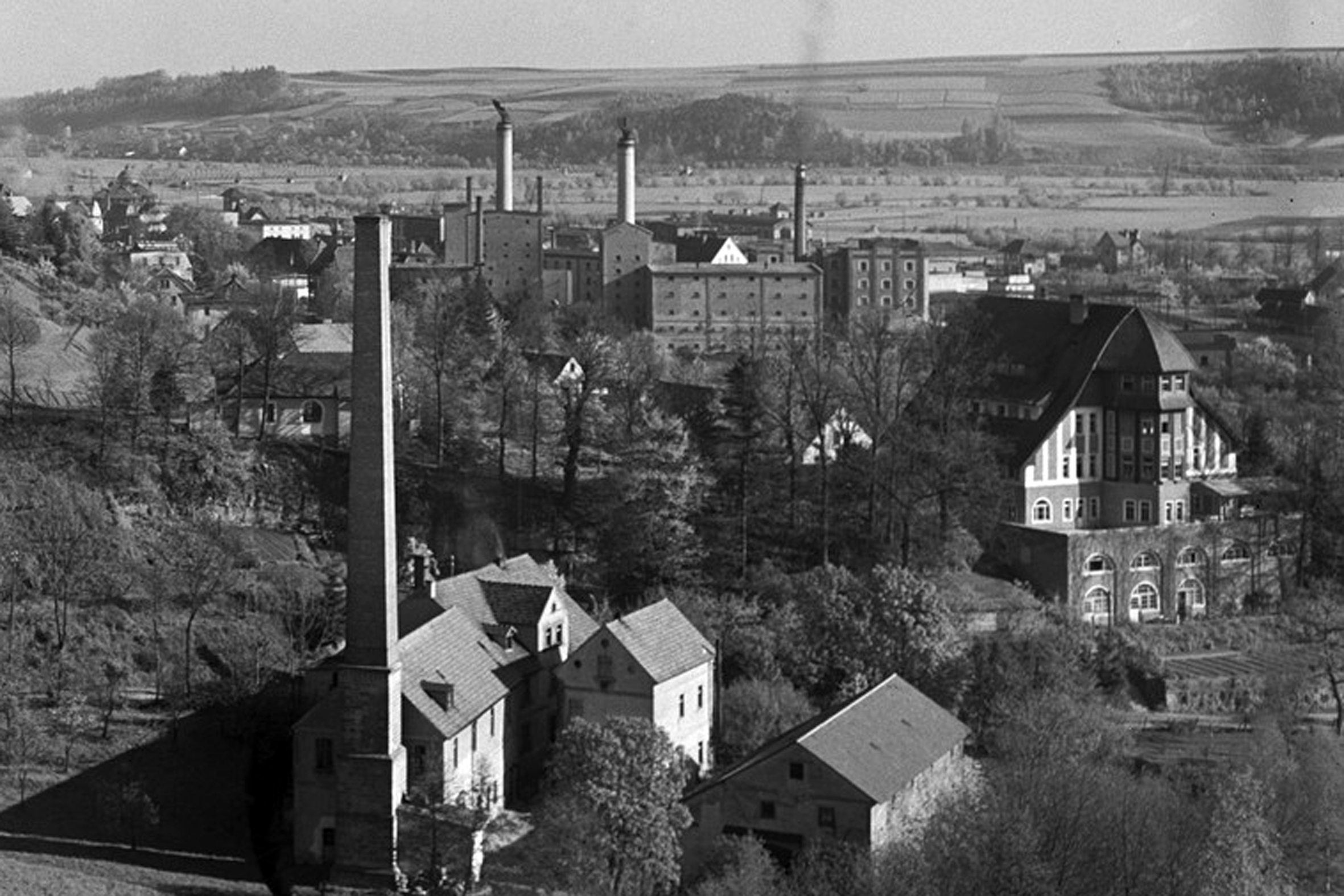 Panorama Lwowka Ślaskiego widok ze  Szwajcarii Lwóweckiej na Boberhaus, materiały Lwóweckiego Towarzystwa Regionalnego